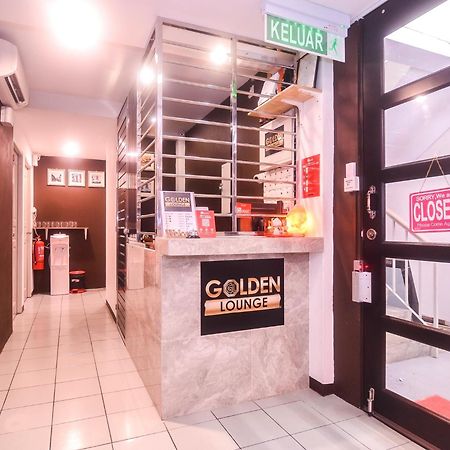 Hotel Super Oyo 89465 Golden Lounge Kuching Esterno foto