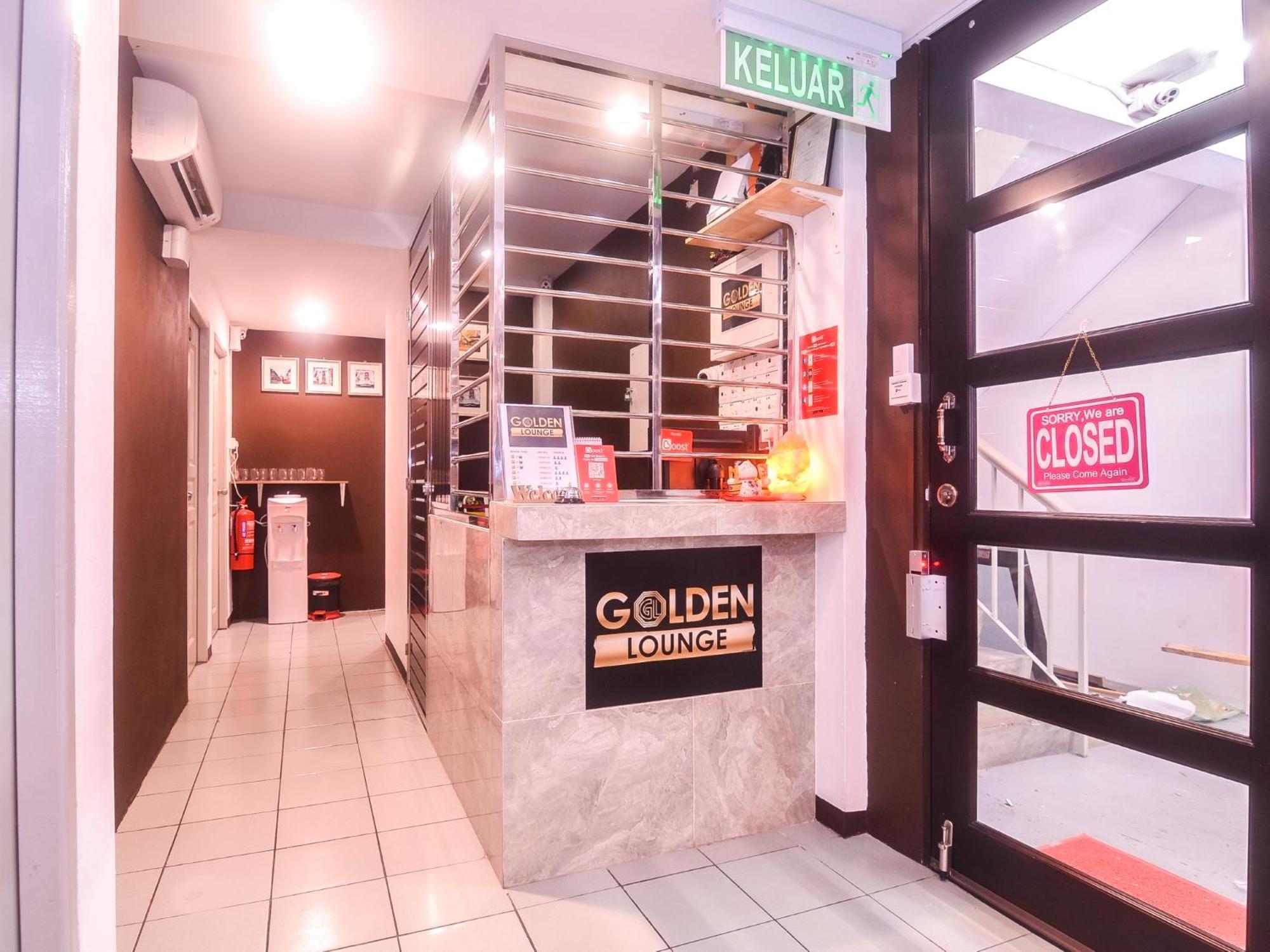 Hotel Super Oyo 89465 Golden Lounge Kuching Esterno foto